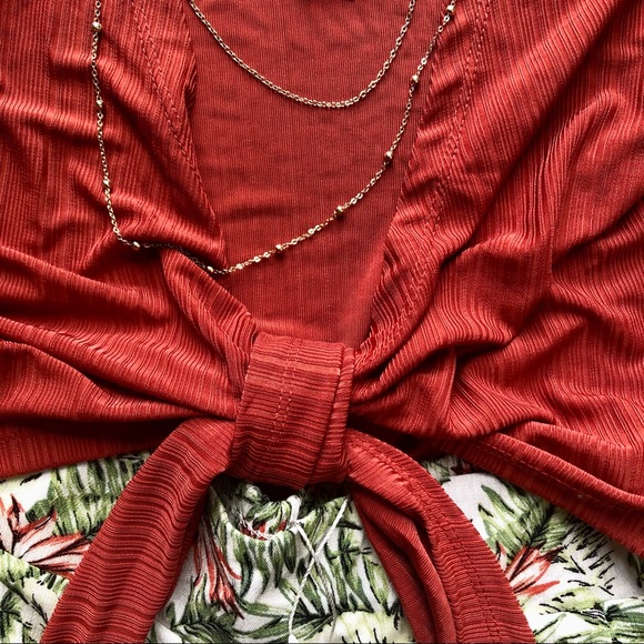 ReVamped Burnt Red Stretchy Tie Top size Medium Polyester Spandex Blend Crop Top - Picture 14 of 16